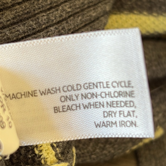 ⭐️Old Navy Gray and Yellow V Neck Tie Knit Sweater Size XS - Picture 10 of 12